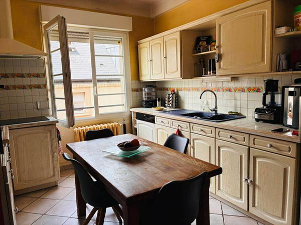 Appartement spacieux 3 chambres.146m²