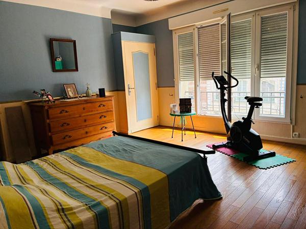 Appartement spacieux 3 chambres.146m²