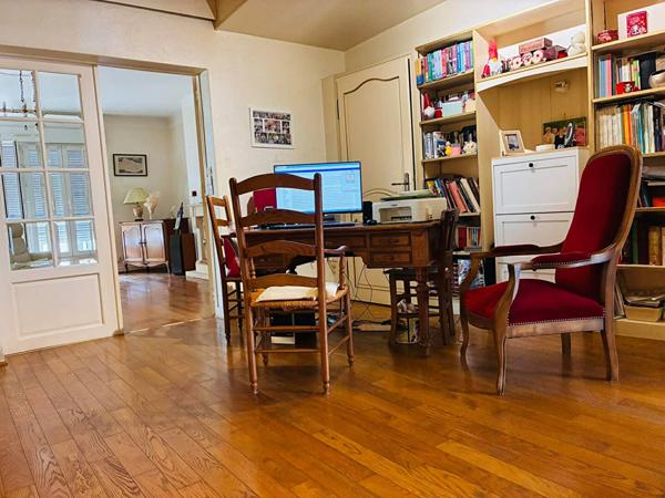 Appartement spacieux 3 chambres.146m²
