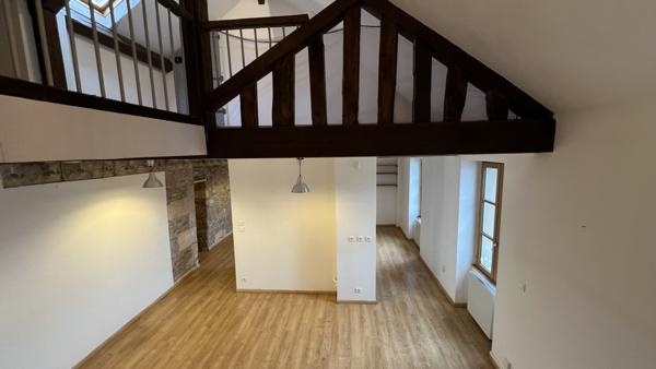 Avallon (89200) AVALLON (89) Appartement de caractère d'environ 92.94 M2 Carrez + 27.92 M2 avec trois chambres