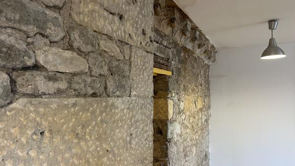 Avallon (89200) AVALLON (89) Appartement de caractère d'environ 92.94 M2 Carrez + 27.92 M2 avec trois chambres