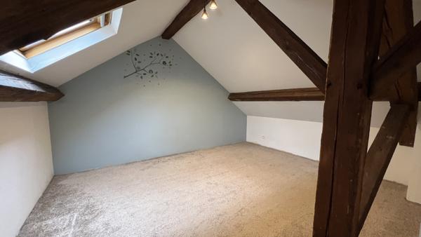 Avallon (89200) AVALLON (89) Appartement de caractère d'environ 92.94 M2 Carrez + 27.92 M2 avec trois chambres