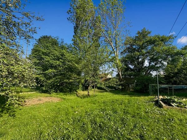 Terrain Lardy 685 m2