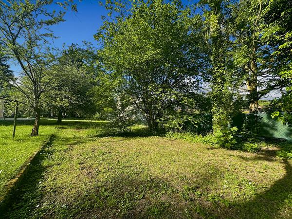 Terrain Lardy 685 m2