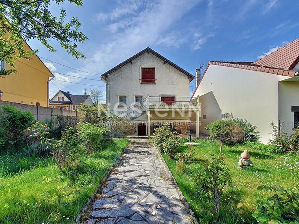 Maison de charme années 60 avec jardin et dépendance ? Fort potentiel à Morangis