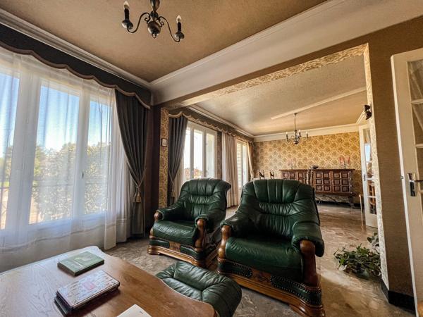 Maison familiale des années 70 avec jardin arboré à 10 min de Poitiers Sud