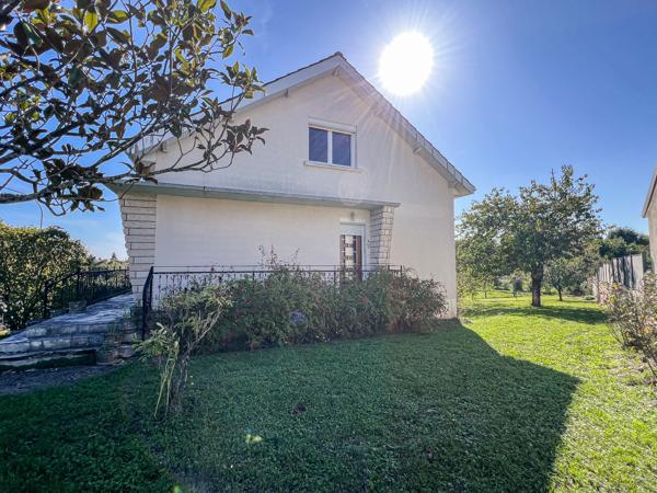 Maison familiale des années 70 avec jardin arboré à 10 min de Poitiers Sud