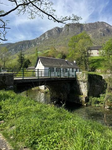 MAISON ANCIENNE en VALLEE DE BARETOUS