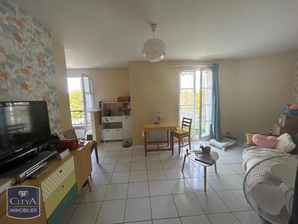 Appartement à louer 2 pièces 39.52m² Blois (41000)