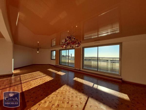 Appartement à louer 5 pièces 178.5m²