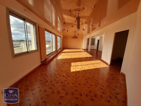 Appartement à louer 5 pièces 178.5m²