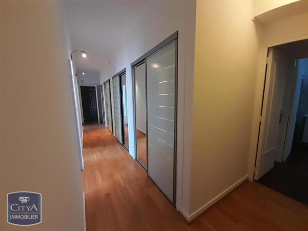 Appartement à louer 5 pièces 178.5m²