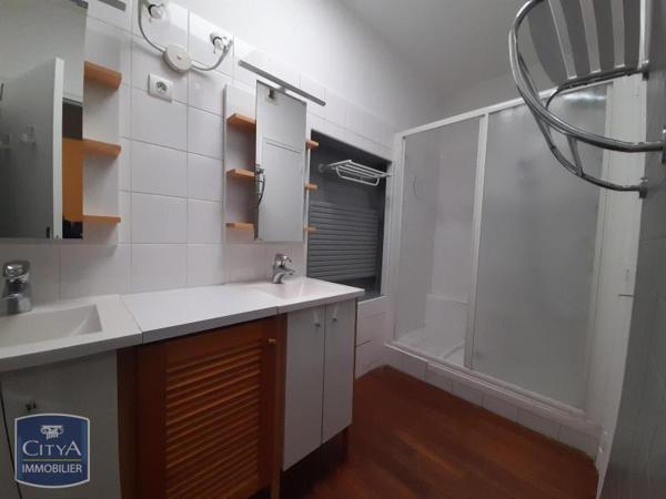 Appartement à louer 5 pièces 178.5m²