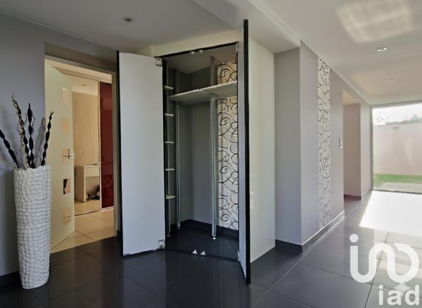 Maison à vendre 7 pièces 242 m² Poitiers