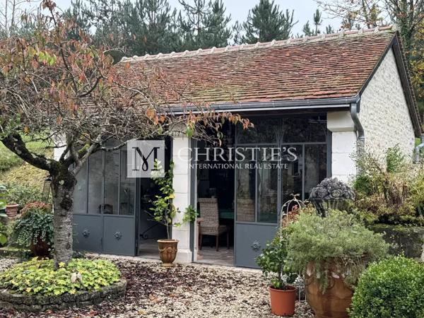 Maison de Campagne avec piscine et 4 hectares de parc et jardin
