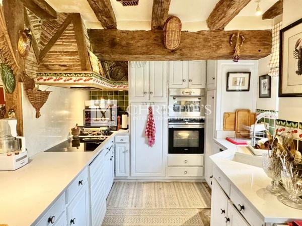 Maison de Campagne avec piscine et 4 hectares de parc et jardin