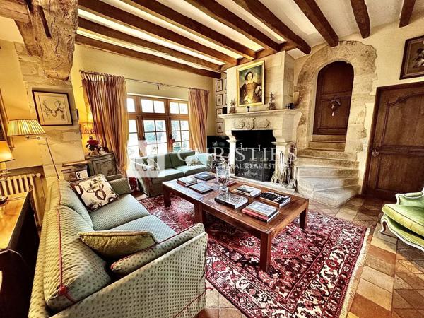 Maison de Campagne avec piscine et 4 hectares de parc et jardin