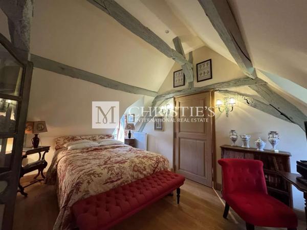 Maison de Campagne avec piscine et 4 hectares de parc et jardin