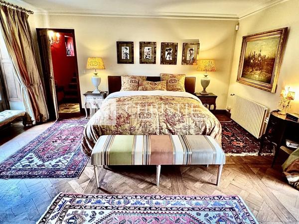 Maison de Campagne avec piscine et 4 hectares de parc et jardin