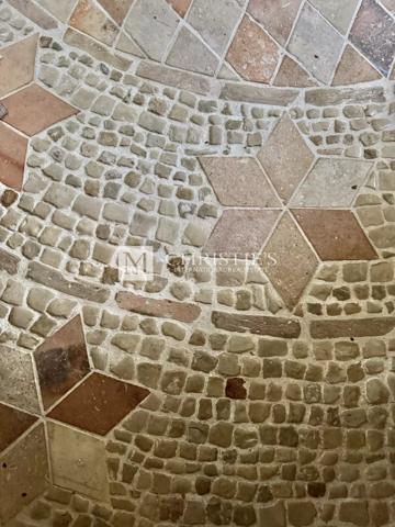 Maison de Campagne avec piscine et 4 hectares de parc et jardin