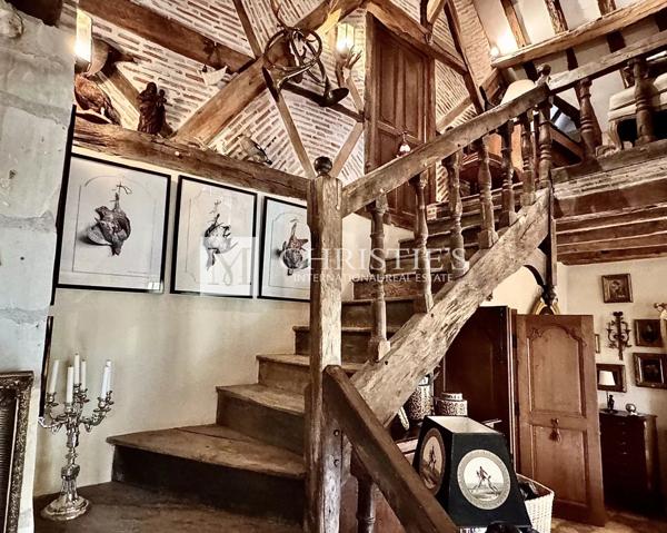 Maison de Campagne avec piscine et 4 hectares de parc et jardin