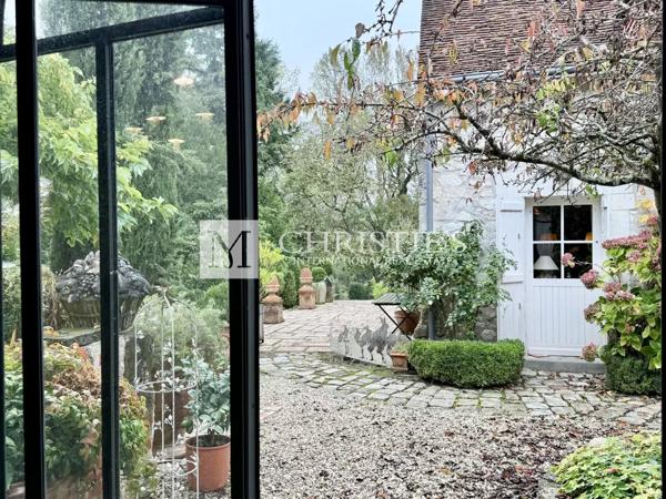 Maison de Campagne avec piscine et 4 hectares de parc et jardin