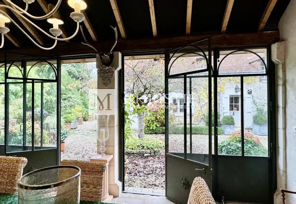 Maison de Campagne avec piscine et 4 hectares de parc et jardin