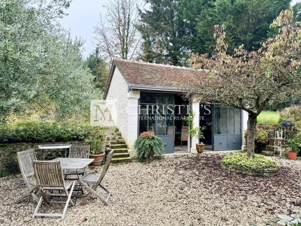 Maison de Campagne avec piscine et 4 hectares de parc et jardin