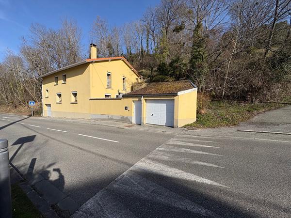 MAISON A VENDRE LAROQUE D'OLMES / 4 CHAMBRES / 2 GARAGES / JARDIN