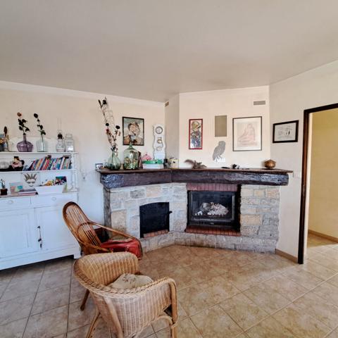 MAISON A VENDRE LAROQUE D'OLMES / 4 CHAMBRES / 2 GARAGES / JARDIN