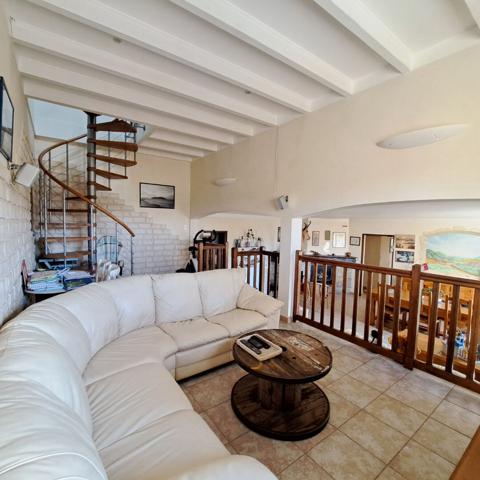 MAISON A VENDRE LAROQUE D'OLMES / 4 CHAMBRES / 2 GARAGES / JARDIN