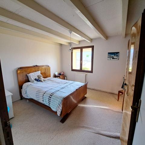 MAISON A VENDRE LAROQUE D'OLMES / 4 CHAMBRES / 2 GARAGES / JARDIN