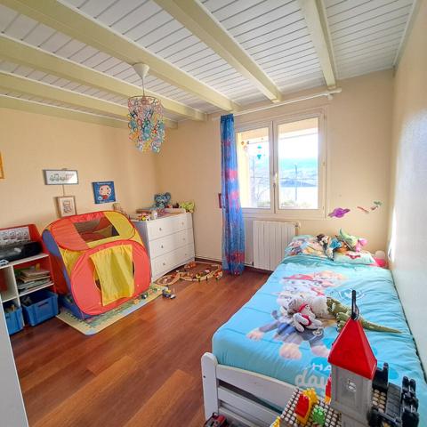 MAISON A VENDRE LAROQUE D'OLMES / 4 CHAMBRES / 2 GARAGES / JARDIN