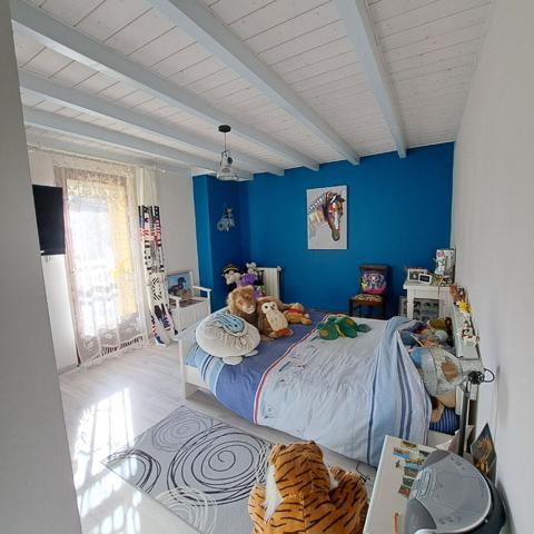 MAISON A VENDRE LAROQUE D'OLMES / 4 CHAMBRES / 2 GARAGES / JARDIN