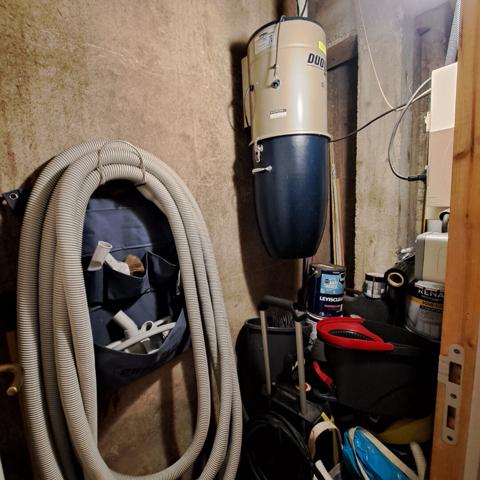 MAISON A VENDRE LAROQUE D'OLMES / 4 CHAMBRES / 2 GARAGES / JARDIN