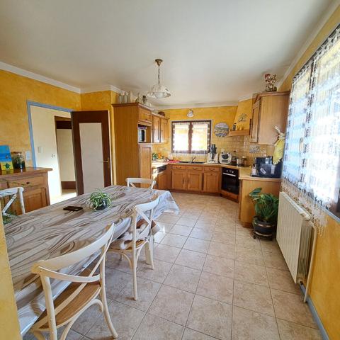 MAISON A VENDRE LAROQUE D'OLMES / 4 CHAMBRES / 2 GARAGES / JARDIN