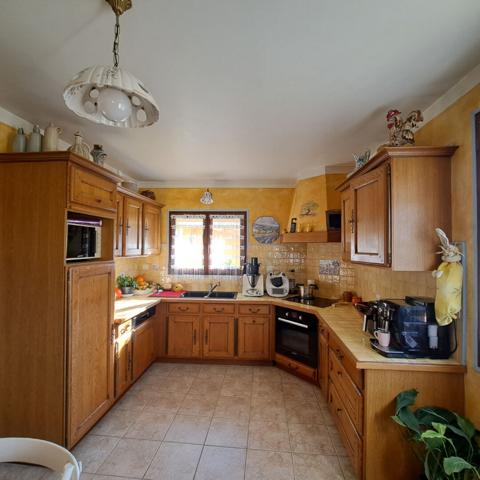 MAISON A VENDRE LAROQUE D'OLMES / 4 CHAMBRES / 2 GARAGES / JARDIN