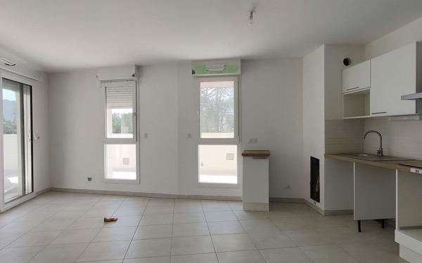 Appartement à vendre    4 pièces • 75 m2 Nîmes