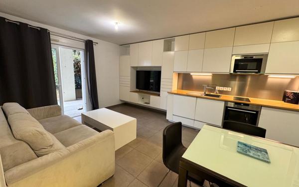 Appartement à louer    2 pièces •  Vallauris