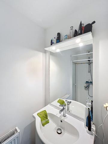 Aux portes de Brest ! Élégante maison contemporaine en bois de 2008 !