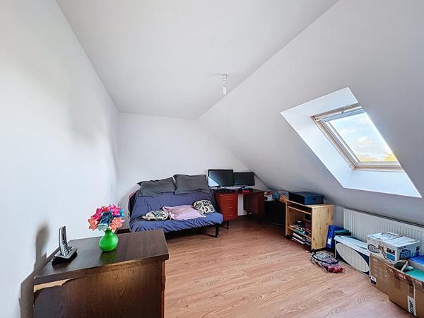 Aux portes de Brest ! Élégante maison contemporaine en bois de 2008 !