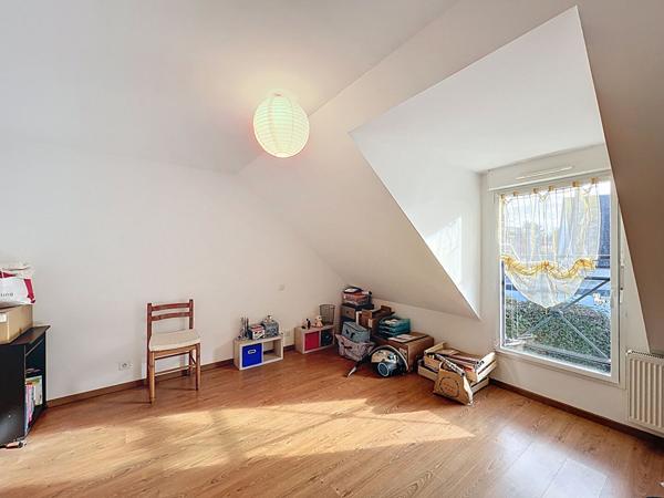 Aux portes de Brest ! Élégante maison contemporaine en bois de 2008 !