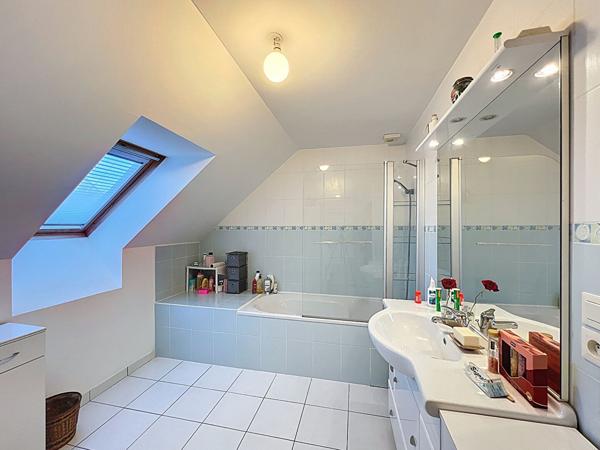 Aux portes de Brest ! Élégante maison contemporaine en bois de 2008 !