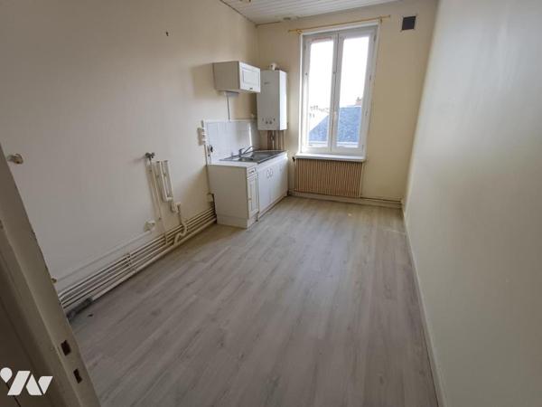 Proche CENTRE et GARE : Bel immeuble de 247 m2 avec parking et jardin
