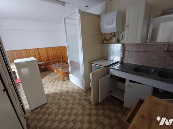 Proche CENTRE et GARE : Bel immeuble de 247 m2 avec parking et jardin