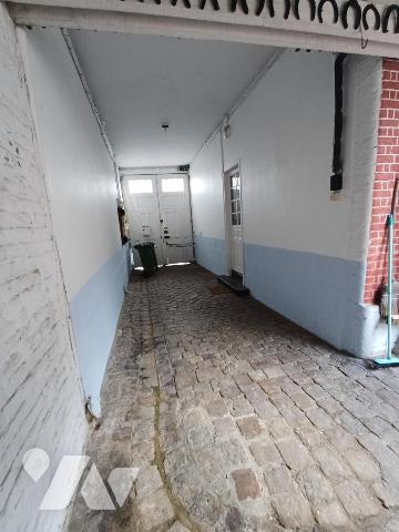 Proche CENTRE et GARE : Bel immeuble de 247 m2 avec parking et jardin