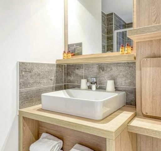 SAINT-NAZAIRE (44), Proche plages et centre-ville, Joli T1 en Résidence Hôtelière