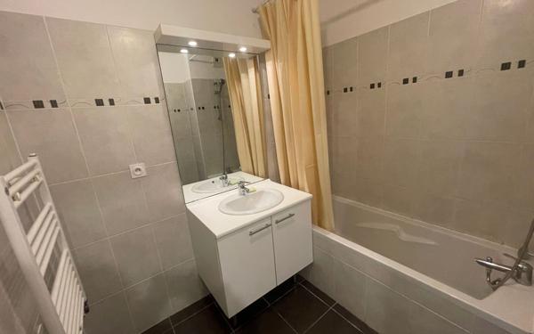 Appartement à vendre    3 pièces • 53 m2 La Seyne-sur-Mer