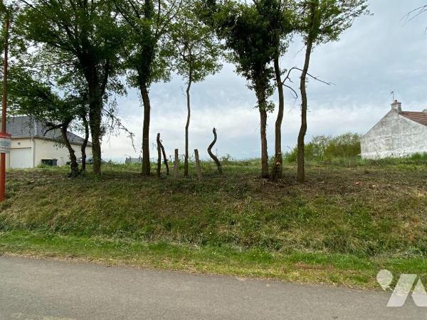 TERRAIN A BÂTIR 1.174M² 