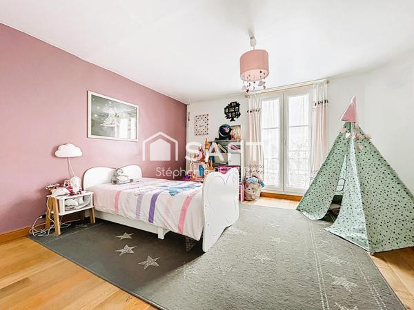 Belle meulière dans le Bourg de Montévrain